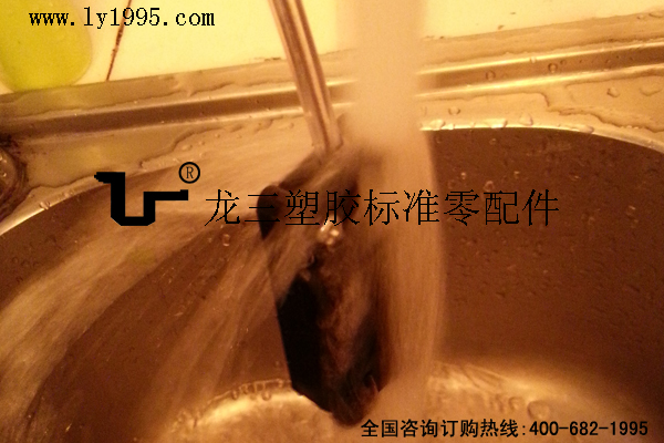 L656防塵防水接線盒垂直琳水測試